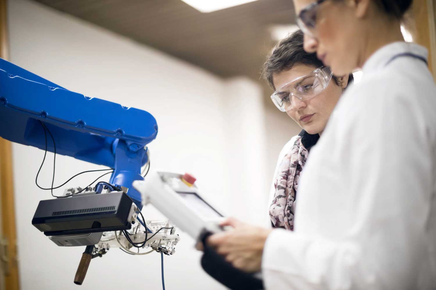 Research paper: domain-specific fine-tuning for semiconductor Q&A